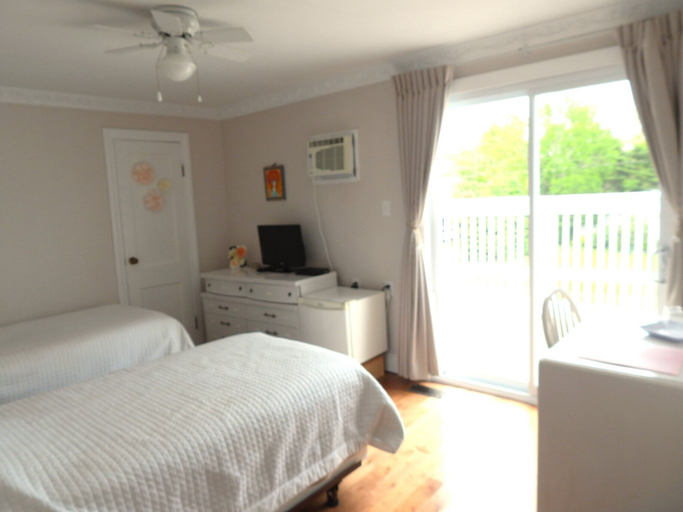 Bedroom 2, Cavendish Breeze Inn, Queens