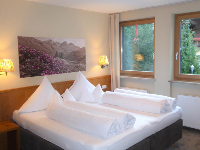 Bedroom 3, Hotel Dr Otto Murr B&B, Landeck
