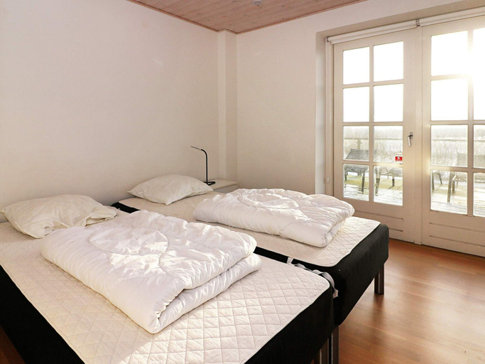 Room 2, 14 Person Holiday Home in Havndal, Randers