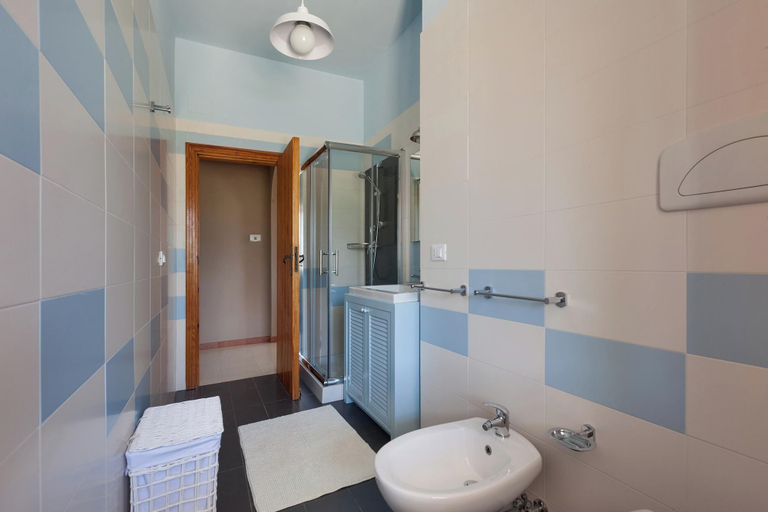 Bathroom 4, Villetta Piramo by Wonderful Italy, Brindisi