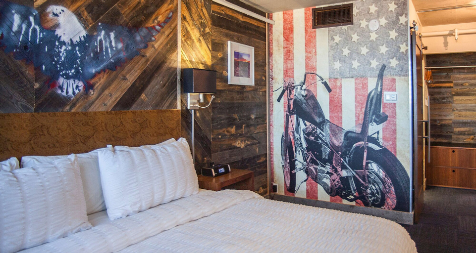 Bedroom 18