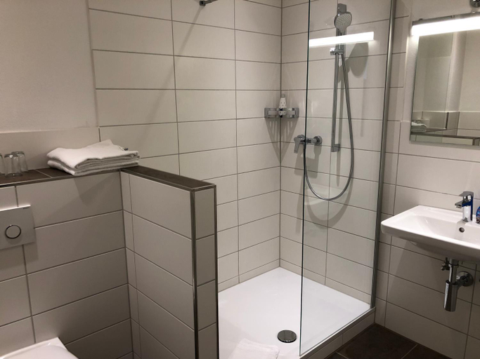 Bathroom 5, Hotel-Gasthof Flotzinger Brau, Rosenheim