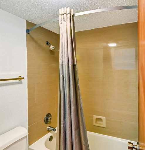 Bathroom 3, Motel6 Lindale, TX, Smith