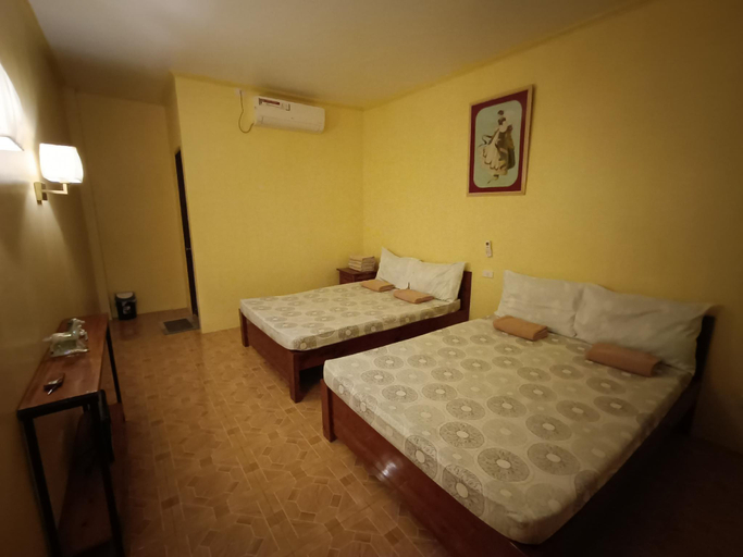 Bedroom 2, CoCo Ville Guest House (room2 for 2pax), Alegria