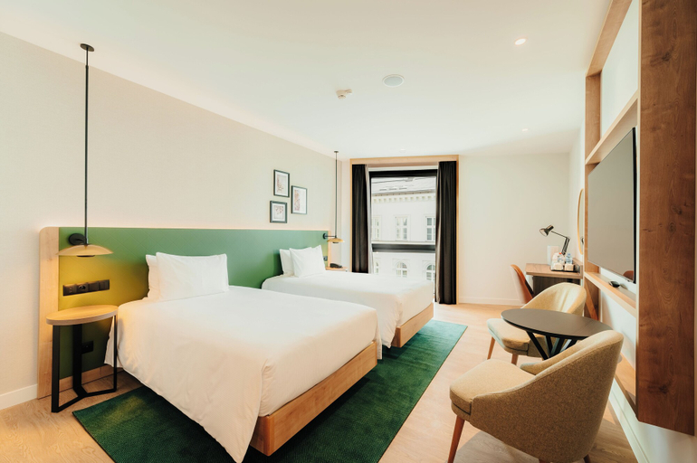 Bedroom 2, Hilton Garden Inn Radom, Radom City