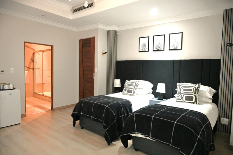 Bedroom 4, Villa Tasha Luxury suites, City of Johannesburg