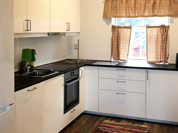 Private kitchen 4, 6 Person Holiday Home in Kverva, Frøya