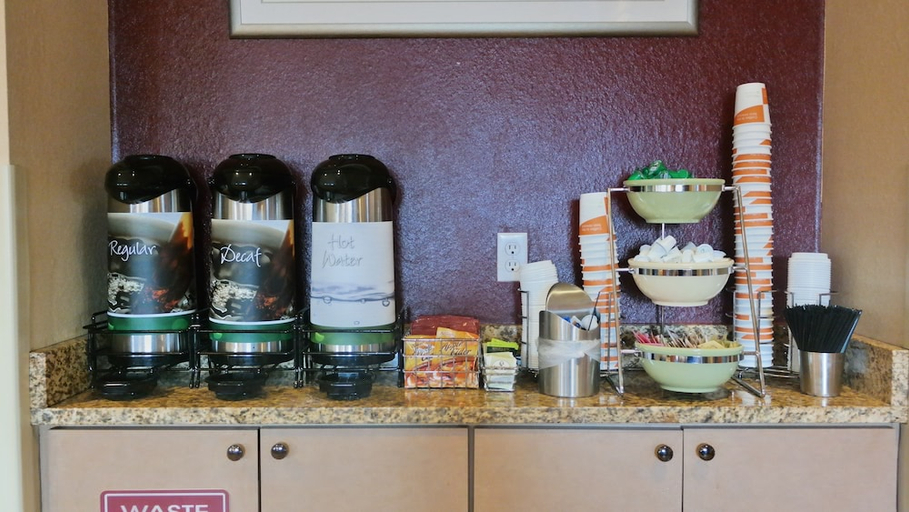 Food & Drinks, Quality Inn & Suites Loveland, Larimer