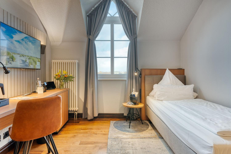 Bedroom 2, Inselhotel Konig, Aurich