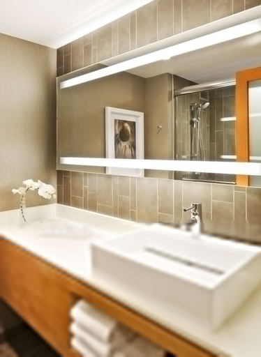 Bathroom 5, Hyatt Regency Long Beach, Los Angeles