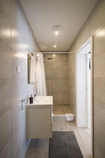 Bathroom 2, House Zupan, Rakovica