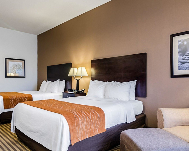 Bedroom 4, Comfort Inn & Suites Lawrence - University Area, Douglas