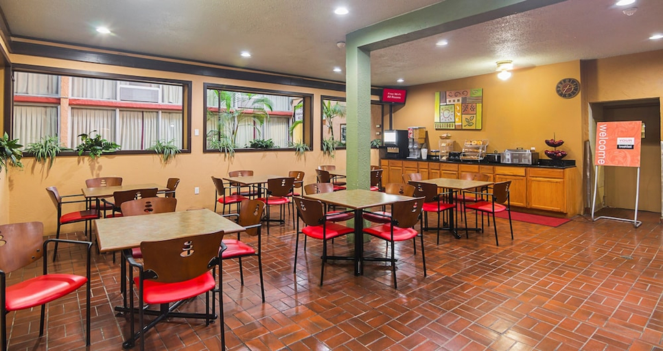 Food & Drinks 4, Red Roof Inn and Conference Center Lubbock, Lubbock
