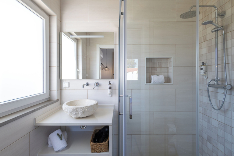 Bathroom 4, Monte do Cerro, Sines