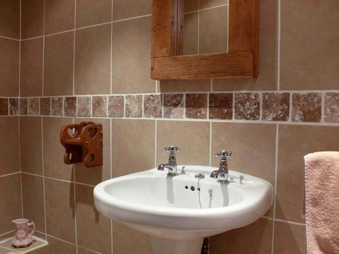 Bathroom 2, Ty Gwyn Hotel, Conwy