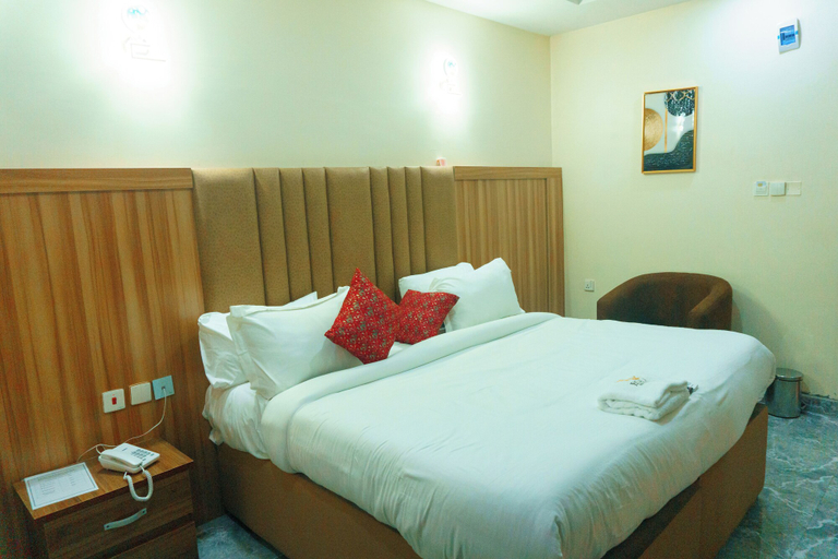 Bedroom 2, Rolarz Resorts & Hotel, Ikpoba-Okha