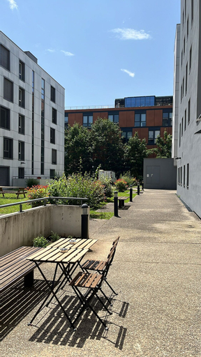 Exterior & Views 8