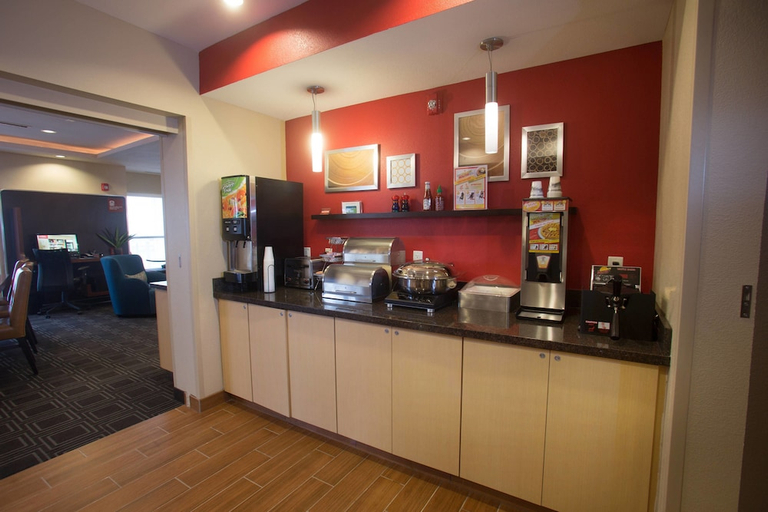 Food & Drinks 4, TownePlace Suites by Marriott Lincoln North, Lancaster