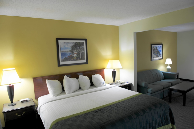 Bedroom 3, Baymont by Wyndham Mason, Warren
