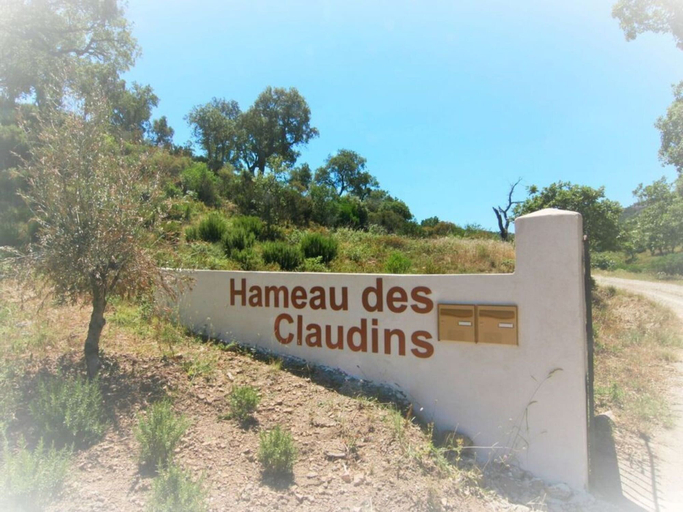 Property grounds 2, Hameau des Claudins Les Pennes, Var