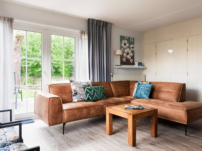 Living area 4, Nice Home in Earnewald With Whirlpool and Sauna, Tytsjerksteradiel