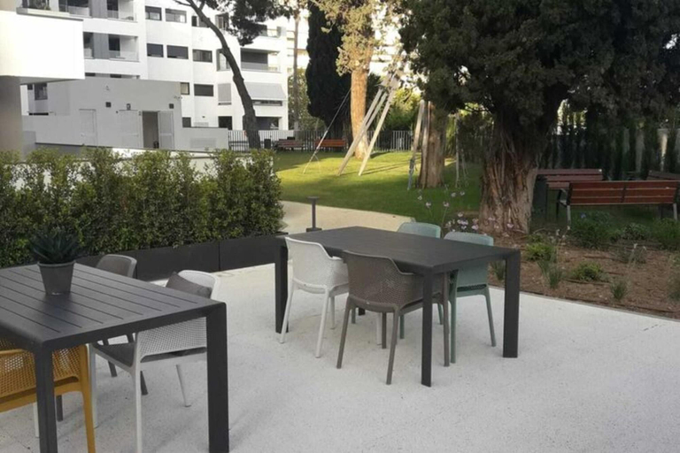 Dining 5, Belvilla by OYO Apartamento Port Avenue, Málaga