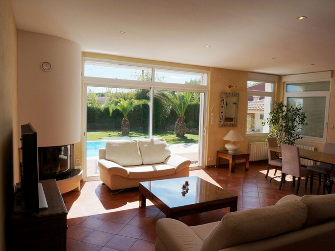 Living area 3, Holiday Home With Private Pool, Var