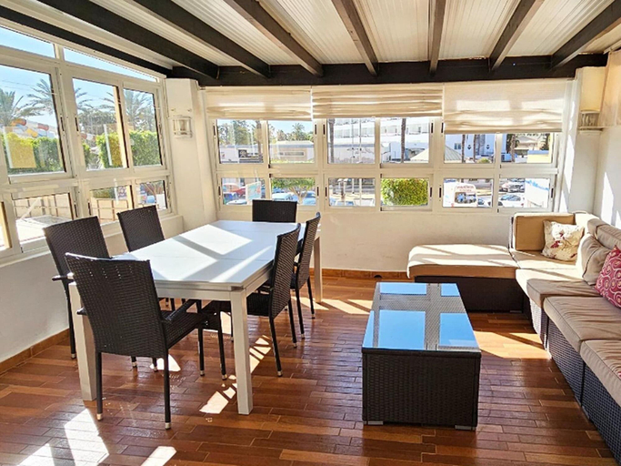 Dining 4, Apartment in Roquetas Near Playa Serena Beach, Almería