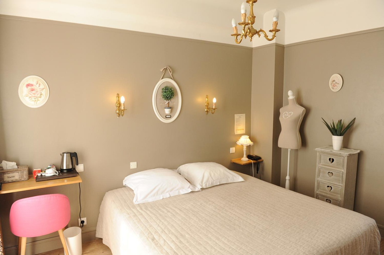 Bedroom 3, Hotel De La Cathedrale, Seine-Maritime