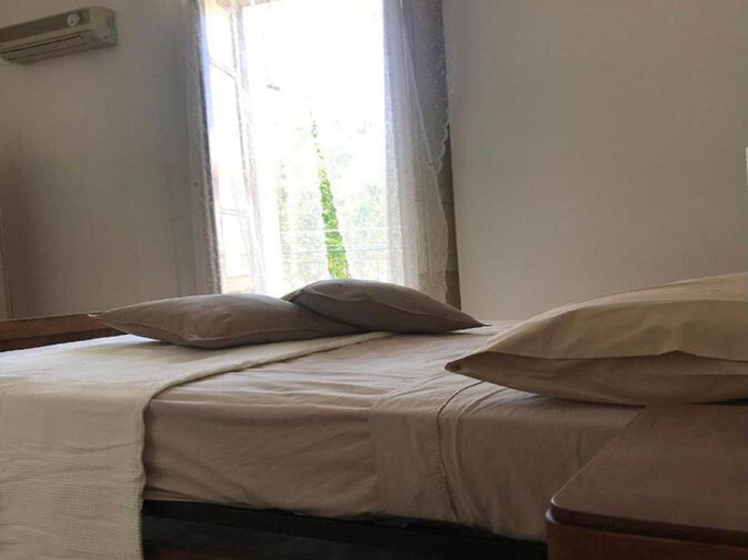 Others 4, Cozy Apartment in Torrenova, Messina