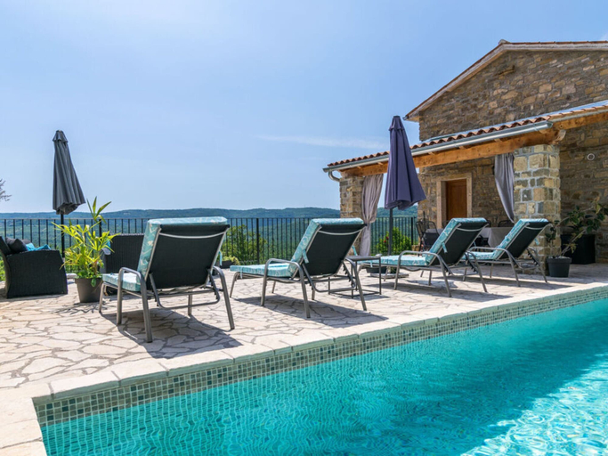 Pool 3, Alba Comfortable Holiday Residence, Oprtalj