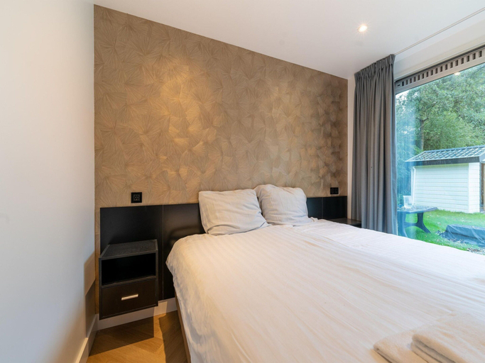 Bedroom 2, Holiday Home in South Holland With Shared Pool, Zevenhuizen-Moerkapelle
