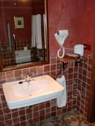 Bathroom 3, Hospederia del Monasterio, Sevilla