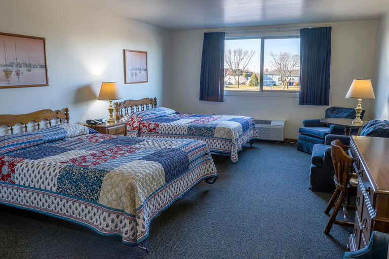 Bedroom 3, Lighthouse Inn - Two Rivers, Manitowoc