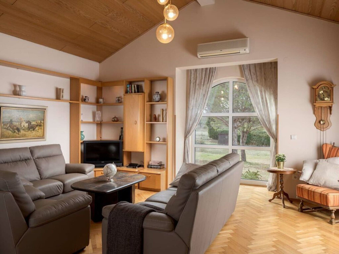 Living area, Villa Rosy Comfortable Holiday Residence, Rovinj