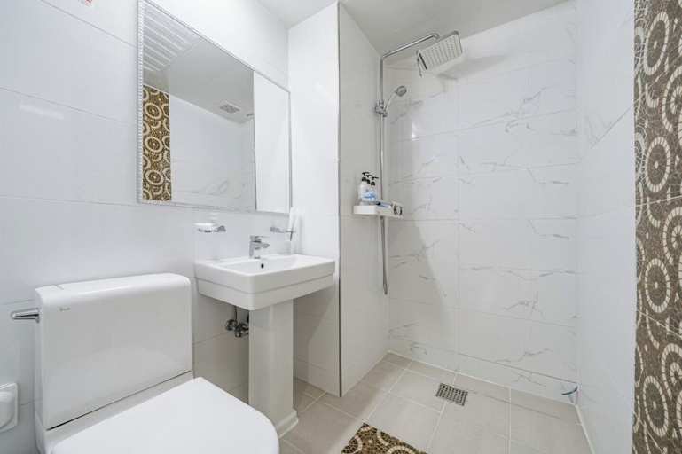 Bathroom 4, Sky Hotel, Jeju