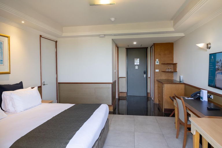 Bedroom 3, Mindil Beach Casino Resort, The Gardens