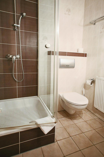Bathroom 3, Alter Krug Kallinchen, Teltow-Fläming