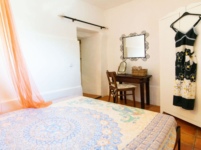 Bedroom 5, Villa Garibaldino, Massa Carrara