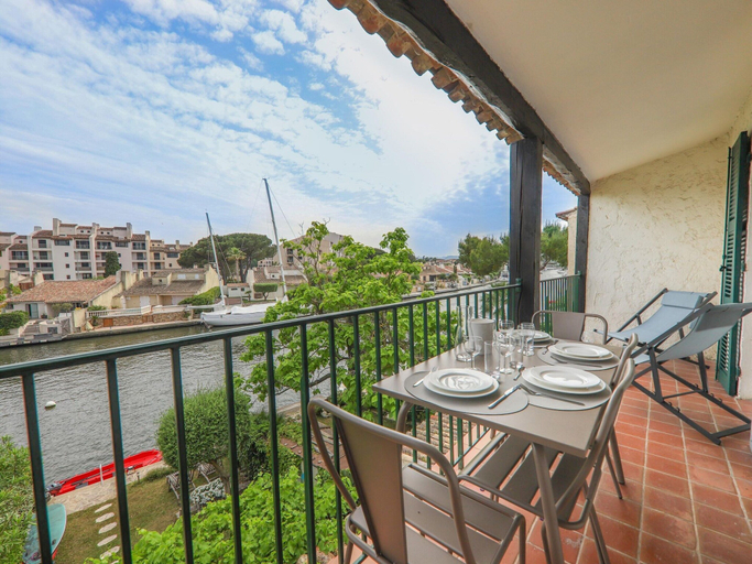Dining 4, Air-conditioned Apartment Near Beach, Var