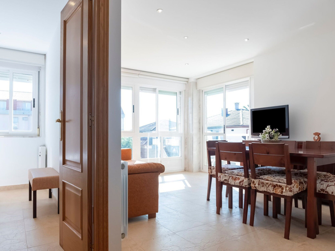 Dining 2, Belvilla by OYO Apartamento Lanzada, Pontevedra