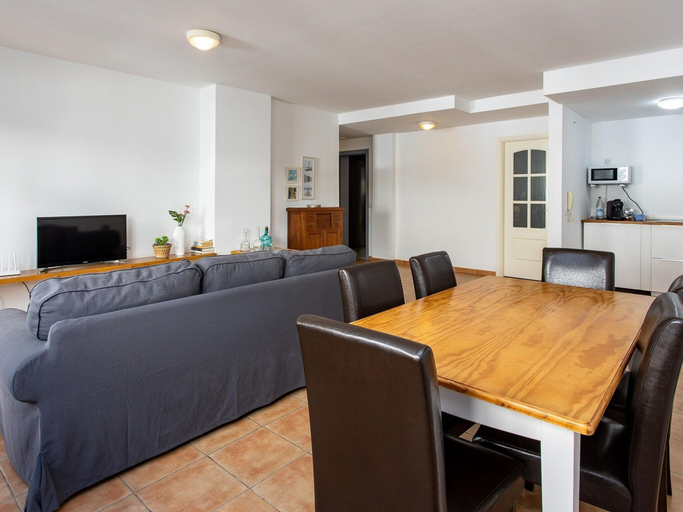 Dining 5, Belvilla by OYO Uptown III, Las Palmas