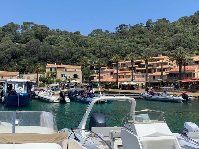 View from property 4, Villa in Gaou With Sea View and Beach, Var