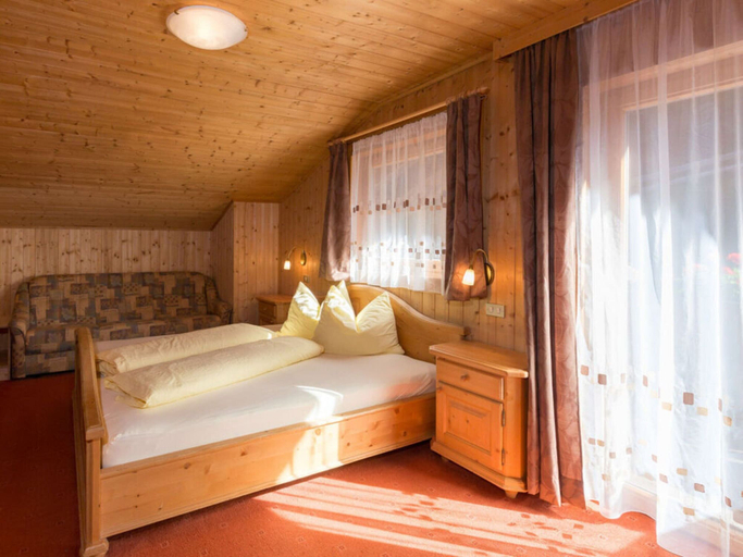 Bedroom 5, Holiday Apartment on the Hutterwirtshof, Bolzano
