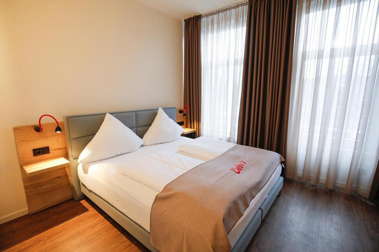Bedroom 2, Hotel Restaurant Zur Linde, Ammerland