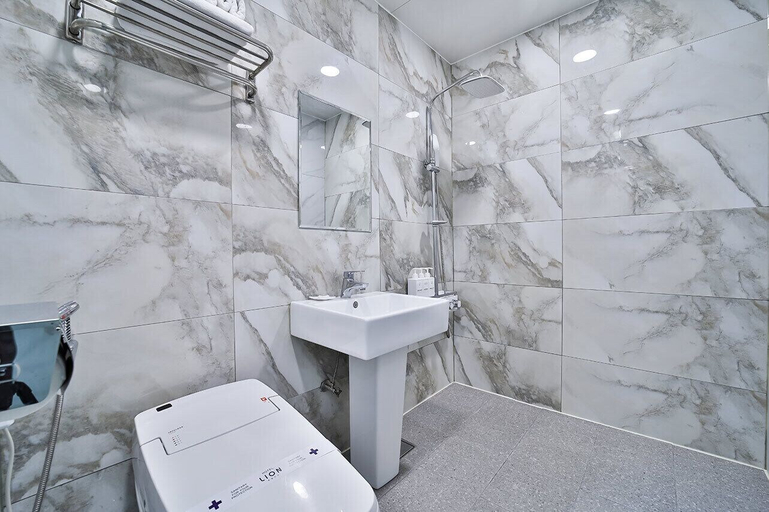 Bathroom 3, HOTEL LION, Cheongju