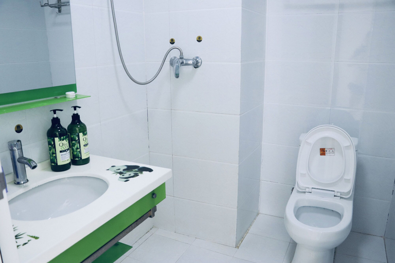 Bathroom, Zhangjiajie Tongfu inn, Zhangjiajie