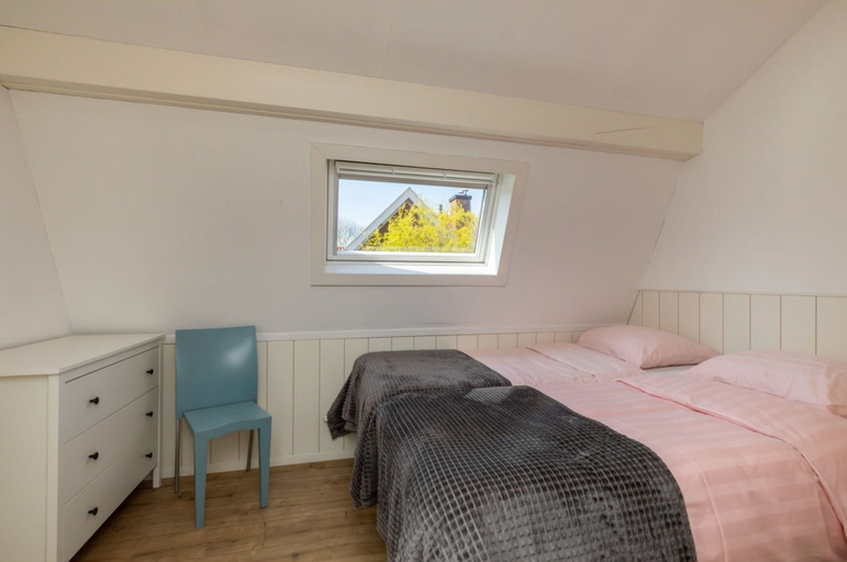 Bedroom 5, Holiday Home in Domburg Near Beach, Veere