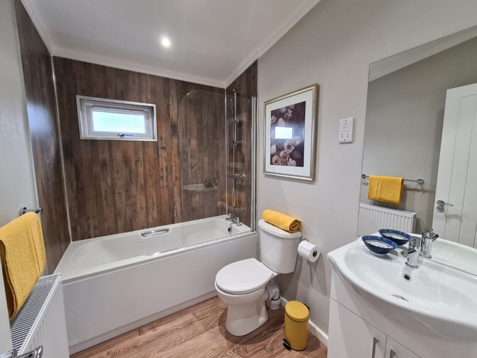 Bathroom 3, Cottage in Brookland near Romney Marsh, Kent