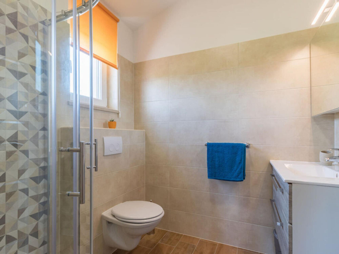 Bathroom 2, Villa Lena Comfortable Holiday Residence, Marčana